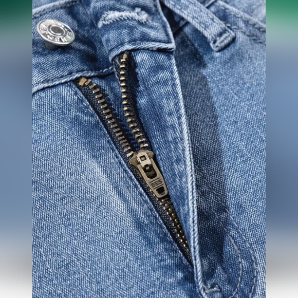 DISTRESSED MID WASH RAW HEM FLARE WIDE LEG JEANS  BOUTIQUE ITEM NEW  SIZE 16 - Picture 7 of 16